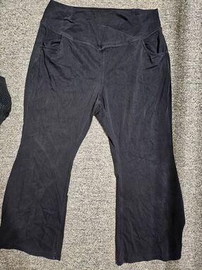 HALARA Black Straight Leg Pants with Pockets